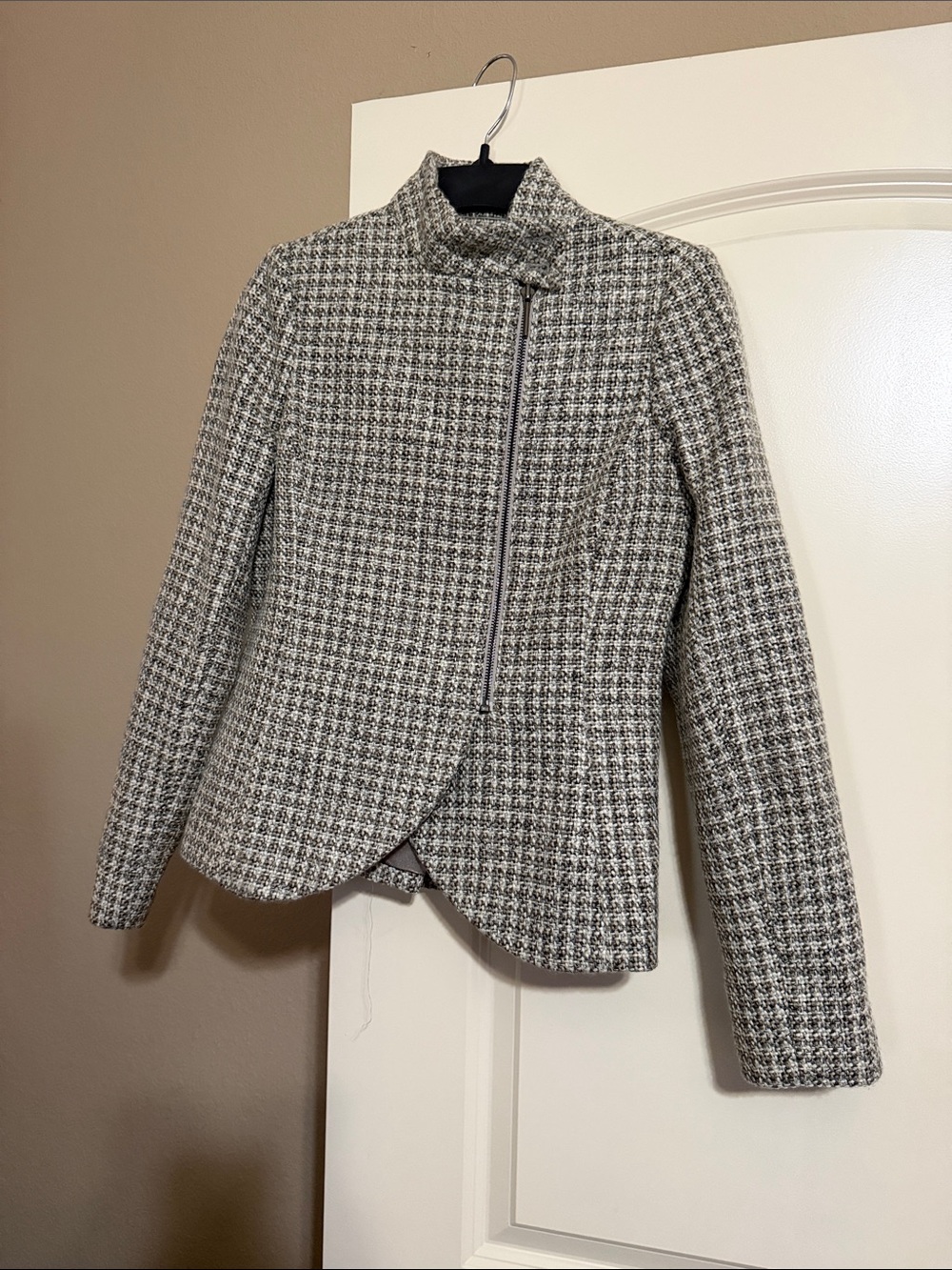 Tailored Houndstooth Zip-Front Women's Blazer - Gray/Black